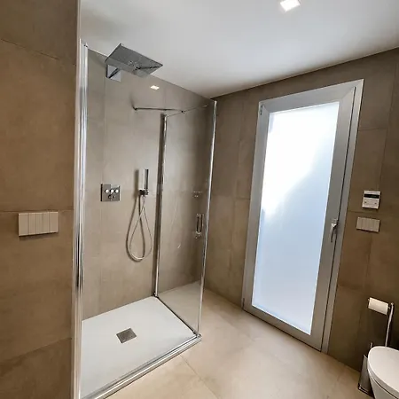 Mp Luxury House בודוני